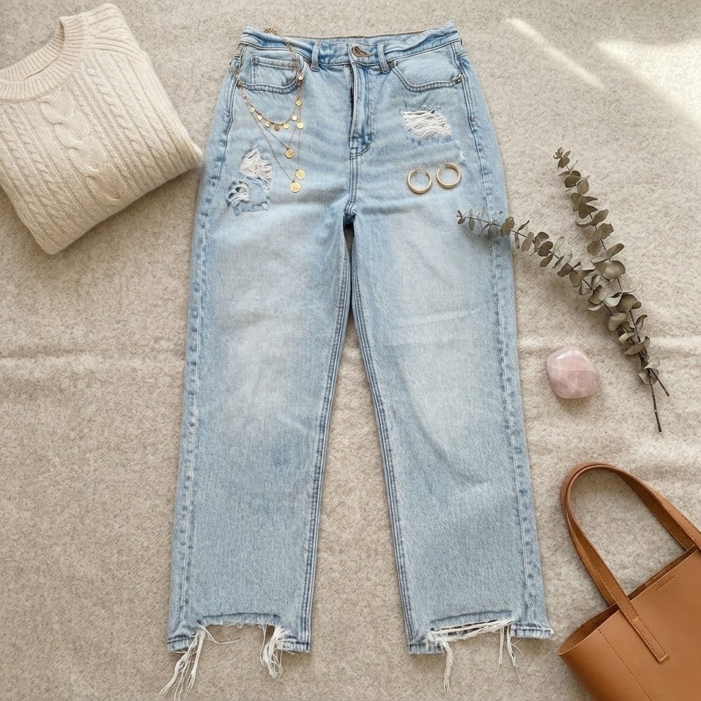 American Eagle Highest Rise 90s Boyfriend Jeans Light Wash Distressed Size 10